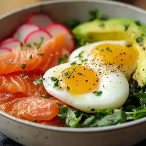 Keto Avocado and Smoked Salmon Breakfast Bowl