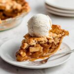 Cinnamon Apple Pie à la Mode with Flaky Crust and Vanilla Ice Cream Recipe